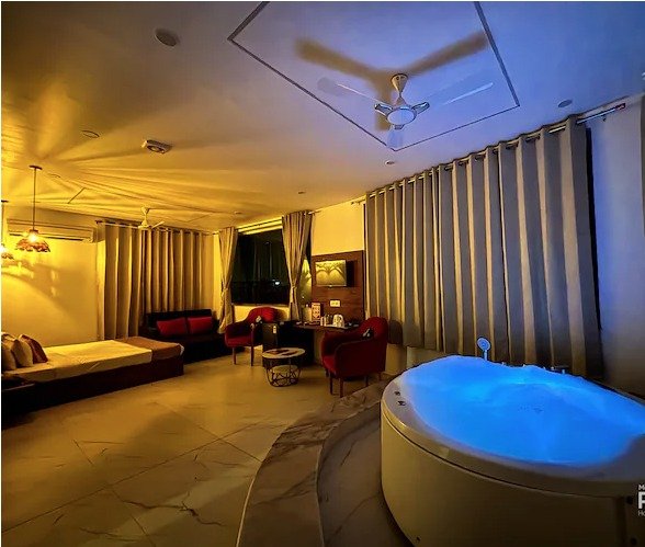 Room with Jacuzzi at the resort